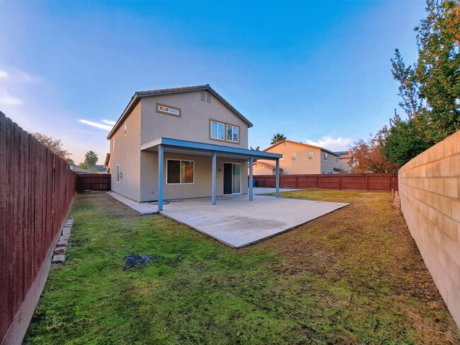 Building Photo - Comfortable Two-Story 4BR Home in Fresno!