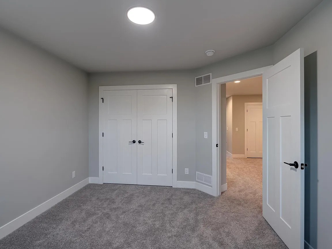 Building Photo - 115 Prairie Heights Dr