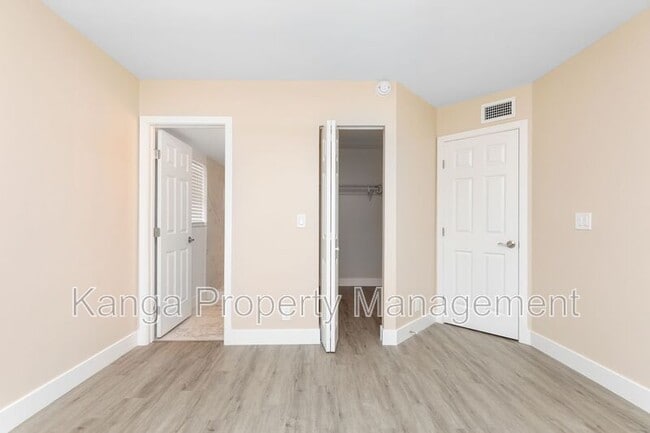 Building Photo - 11419 NW 35th St