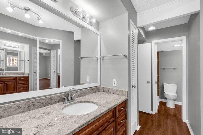 Building Photo - 5904 Mt Eagle Dr