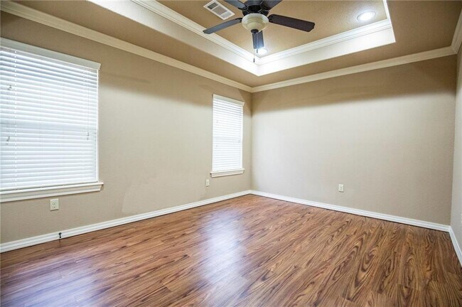 Building Photo - 4312 W Murfield Dr