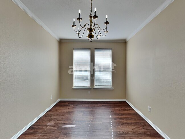 Building Photo - 3637 Caroline Ct