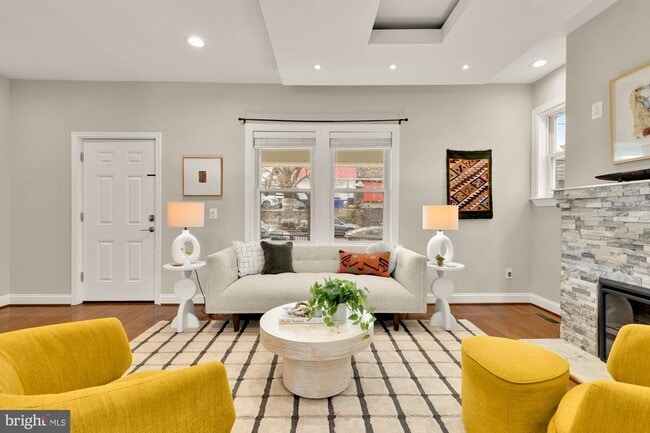 Building Photo - 2228 Kearny St NE