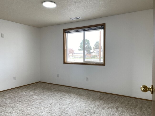 Building Photo - Updated 3 Bedroom in Dallesport