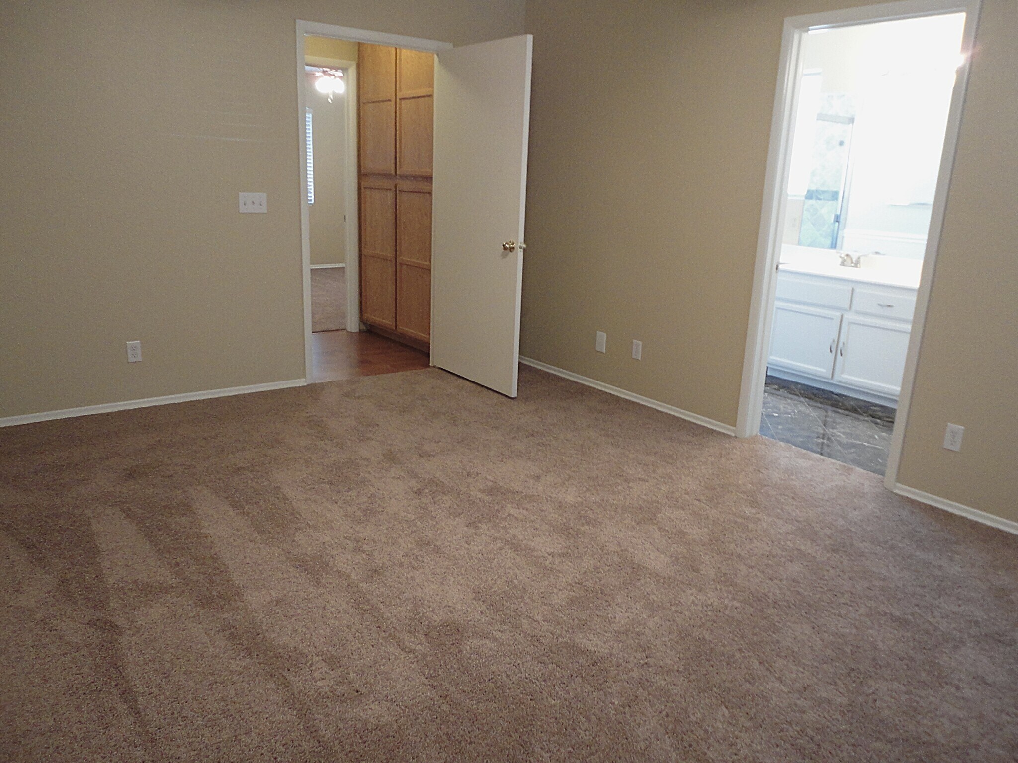 Building Photo - 1474 Lodgepole Dr
