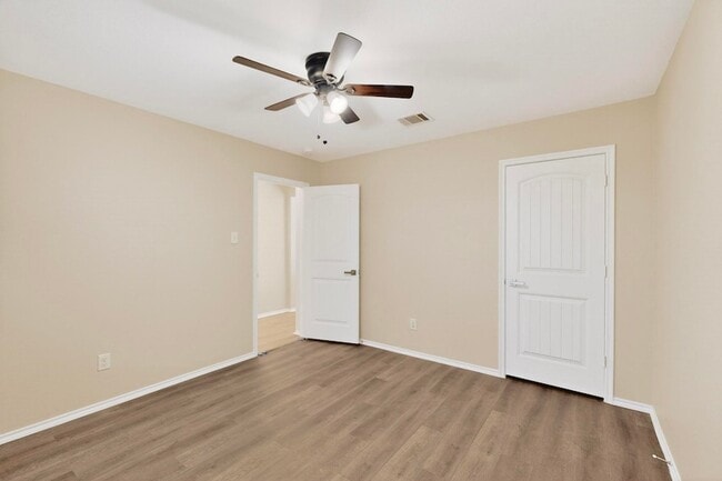 Building Photo - 1406 Cedar Hollow Dr