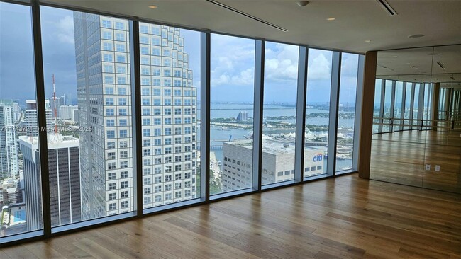 Building Photo - 300 Biscayne Blvd Way