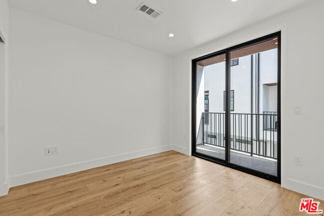 Building Photo - 14535 Killion St