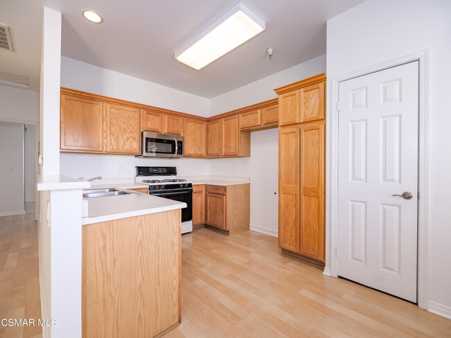 Building Photo - 1256 E Main St