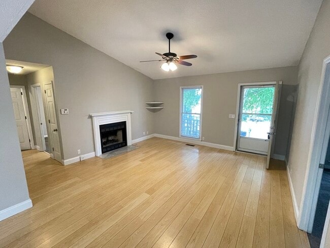 Building Photo - South Nashville off Nolensville Rd close t...