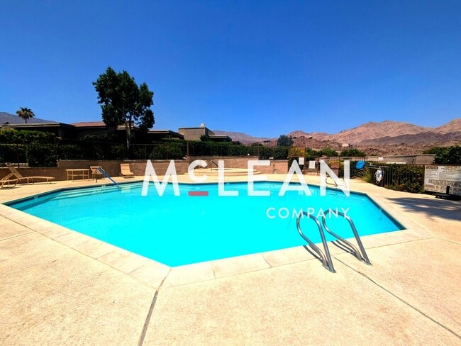 Building Photo - 2 Bedroom 2 Bathroom in South Palm Desert ...