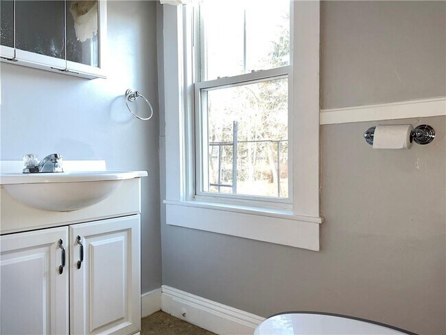 Building Photo - 90 Spring St