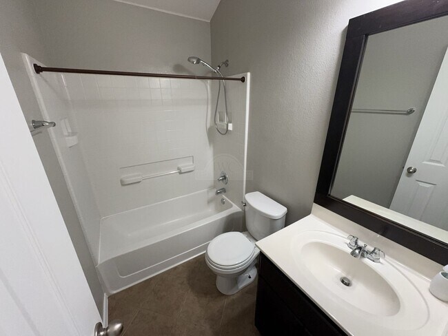 Building Photo - 6212 Blayney Dr