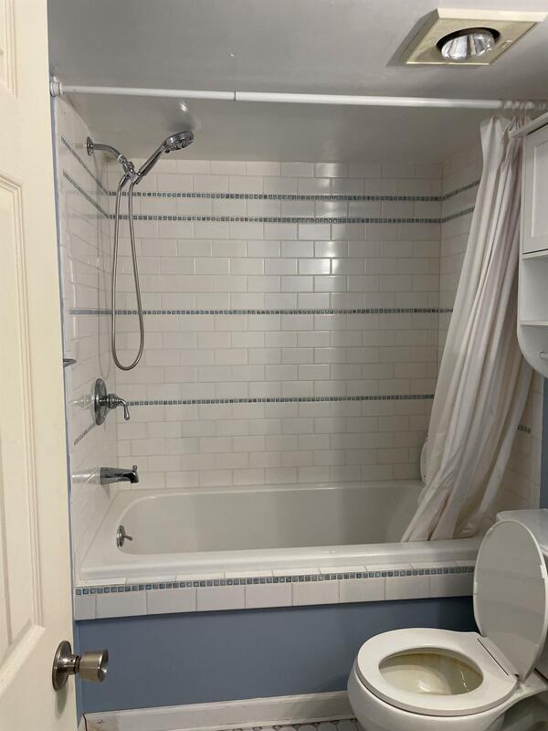 Building Photo - 927 Woodlawn Ave