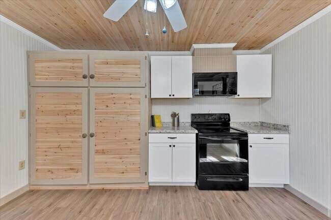 Building Photo - 3204 Ray Owens Rd