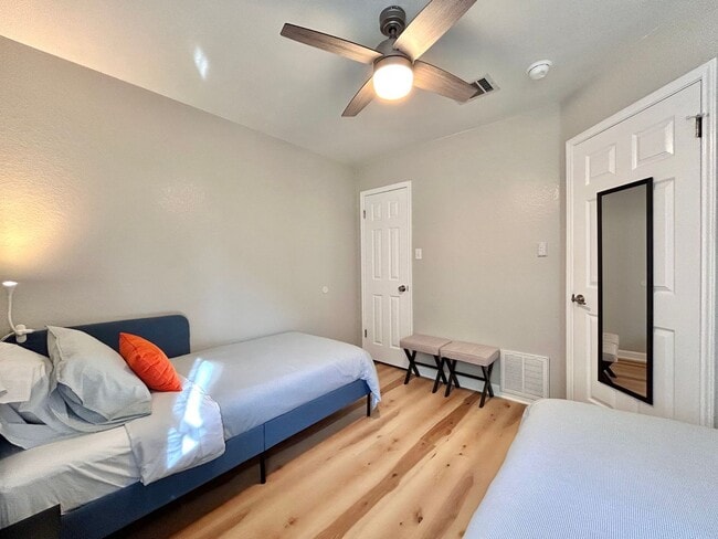 Building Photo - Cozy 3 Bed / 2 Bath Single-Story Home with Garage & Fenced Yard