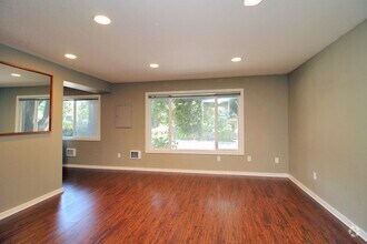 Building Photo - 4232-4232 SE Cesar Estrada Chavez Blvd