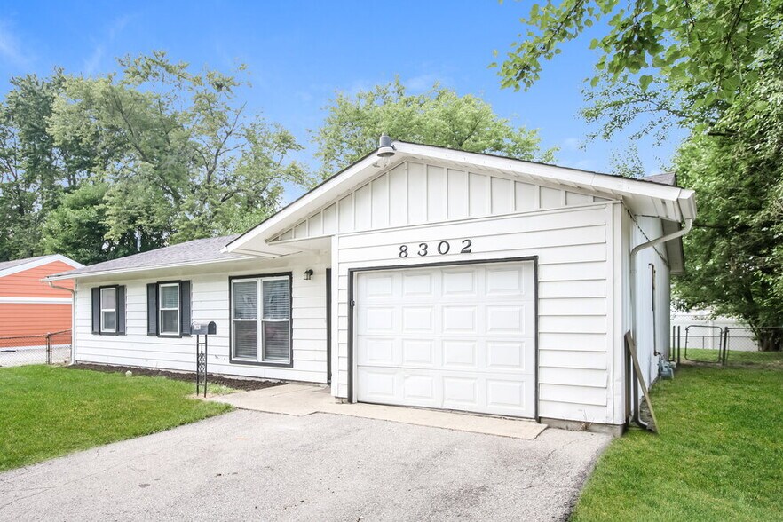 Primary Photo - 8302 42nd St