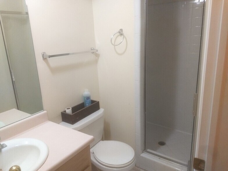 Building Photo - 1171 Country Ridge Dr