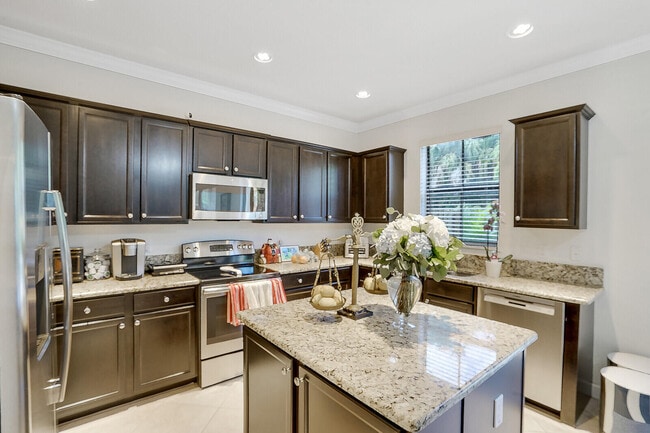 Building Photo - 3817 Aspen Leaf Dr