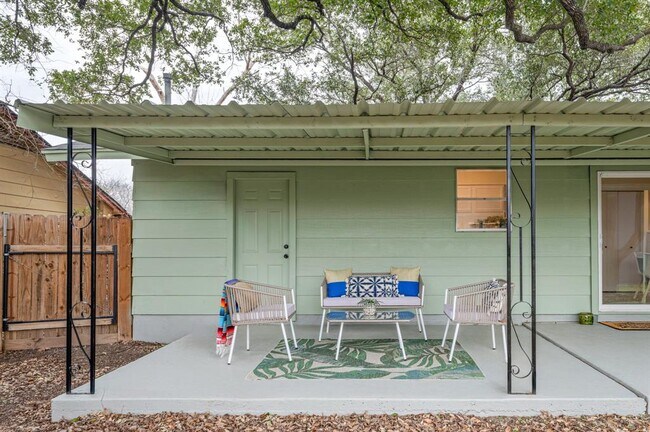 Building Photo - 407 Westmorland Dr