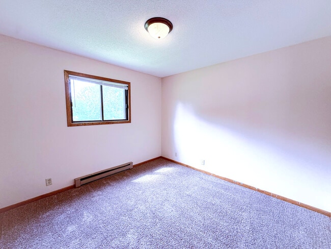 Building Photo - 622 Saxonwood Rd