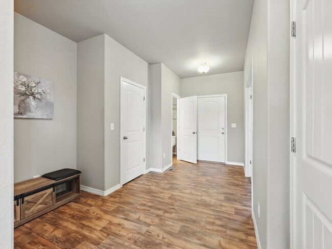 Building Photo - 8308 Needle Drop Ct