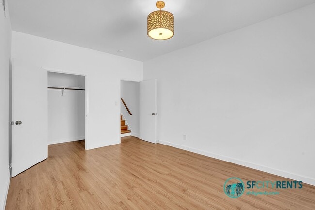 Building Photo - Silver Terrace: Updated Single Family Home...