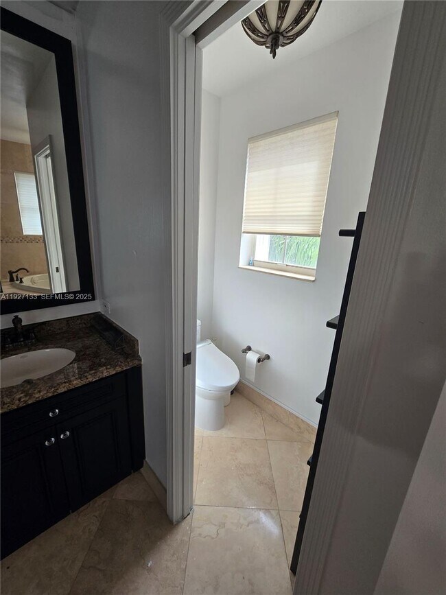 Building Photo - 1145 Doveplum St