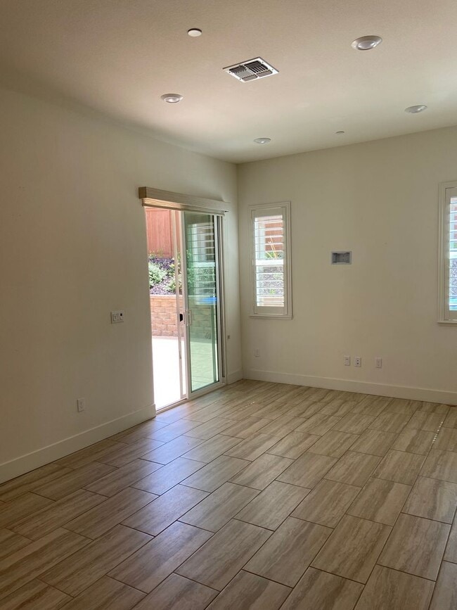 Building Photo - 5011 Murieta Pl