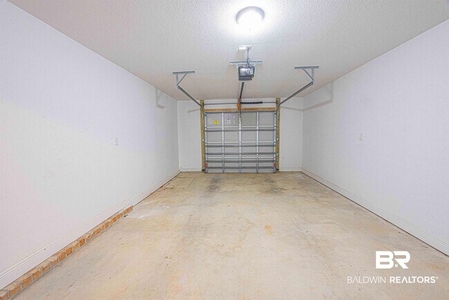 Building Photo - 118 Michael Loop
