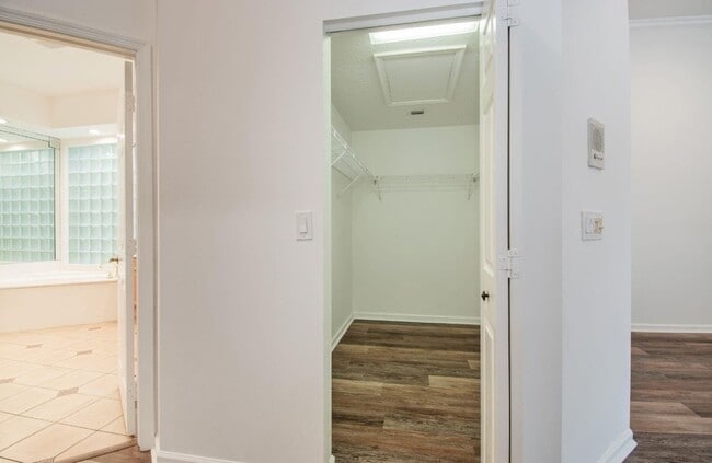 Building Photo - 2466 Bay Isle Ct