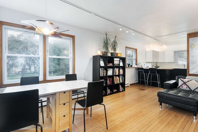 Building Photo - 3 BR eastside single family home. Fenced in yard. Fully furnished. Flexible leases.