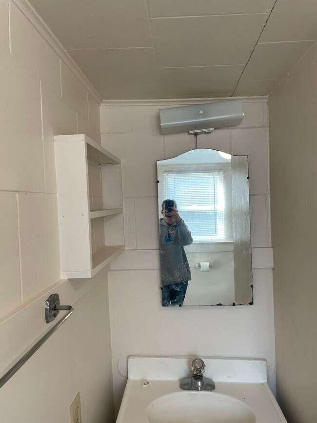 Building Photo - Cozy Cottage Style 1 Bedroom 1 Bath Home