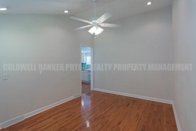Building Photo - 4890 College Dr E