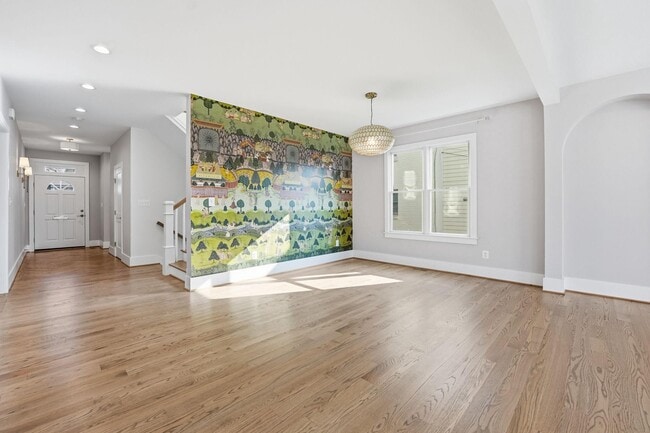 Building Photo - 1618 N Danville St