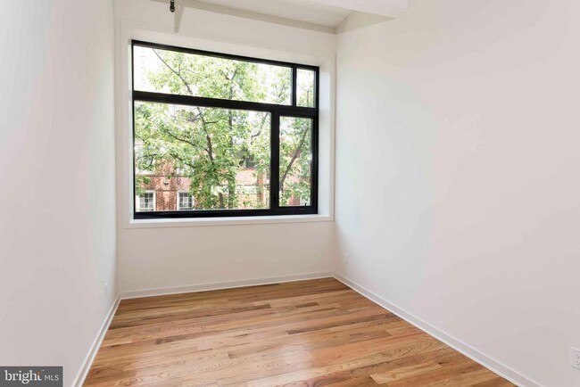 Building Photo - 2028-34 Rittenhouse Square