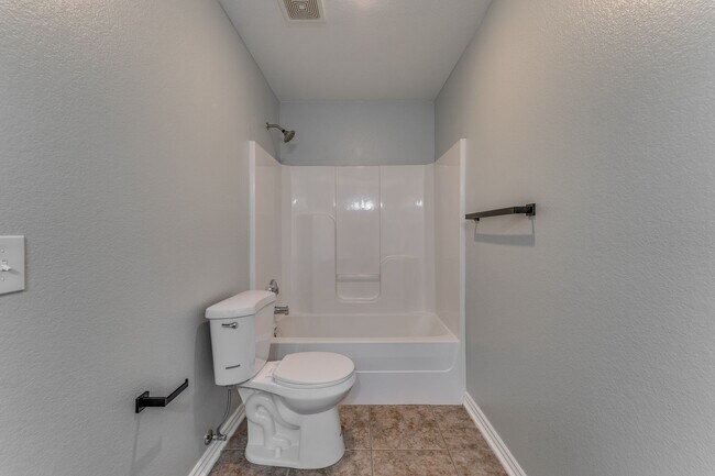 Building Photo - Peng-4077 Glenstone