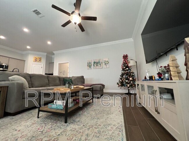 Building Photo - 14401 Sterling Oaks Dr