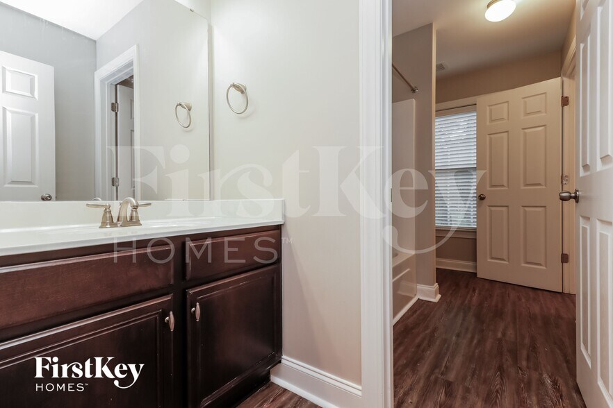 Building Photo - 373 Fox Ridge Ln