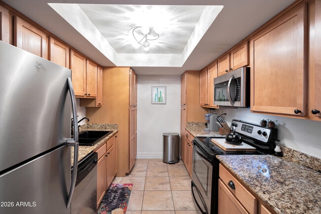 Building Photo - 3825 E Camelback Rd