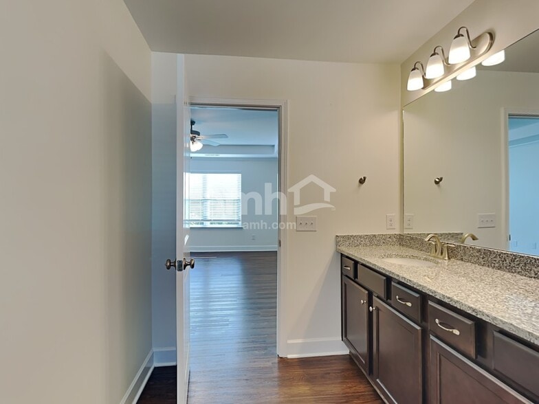 Building Photo - 816 Mary Beth Ct