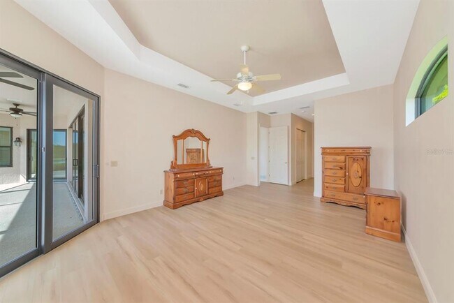 Building Photo - 2012 Island Estates Dr