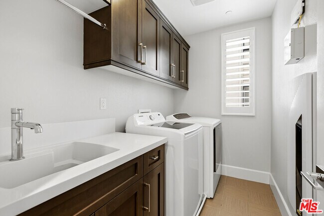 Building Photo - 12775 Bluff Creek Dr