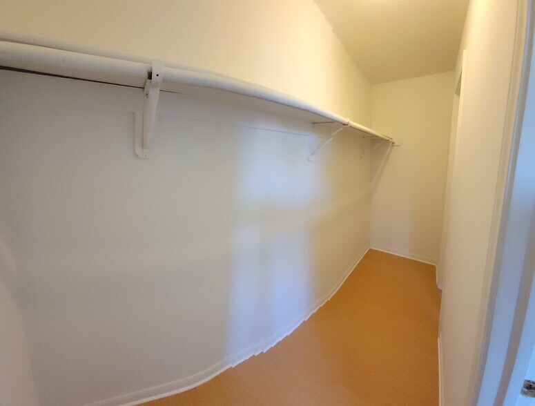 Building Photo - 2810 Cantabrian Dr