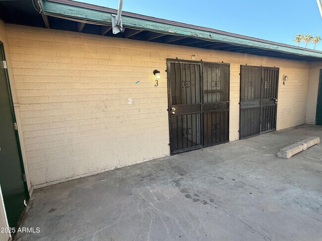 Building Photo - 4719 N 15th Ave