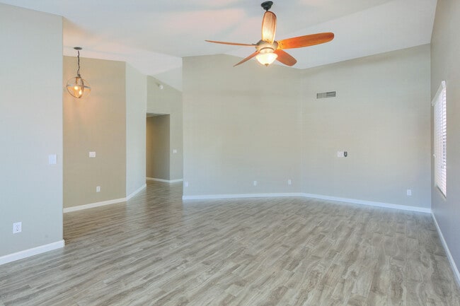 Building Photo - 8517 W Caribbean Ln
