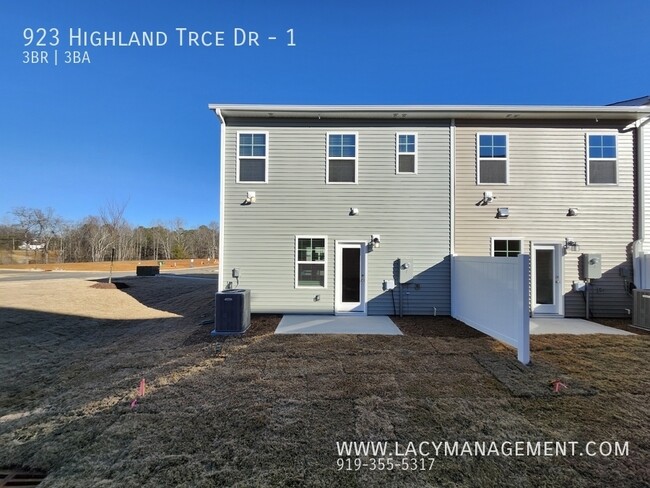 Building Photo - 923 Highland Trce Dr