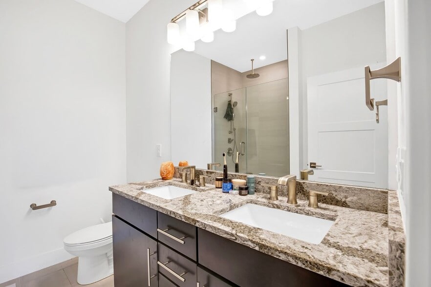 Building Photo - 2506 W Cleveland St