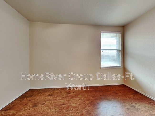 Building Photo - 10622 Midway Dr